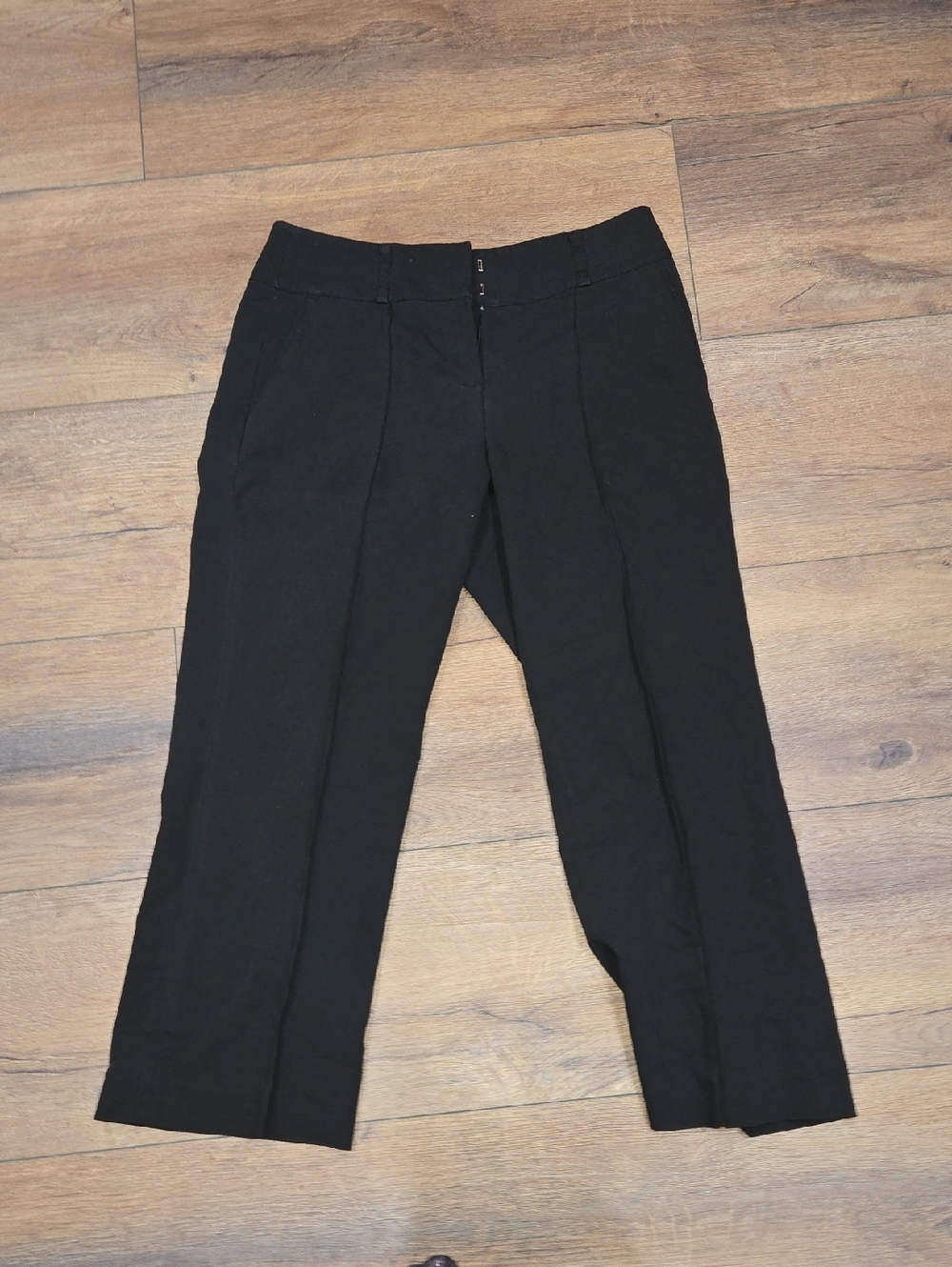 new directions Black Cropped Tailored Capris with Front Pleats